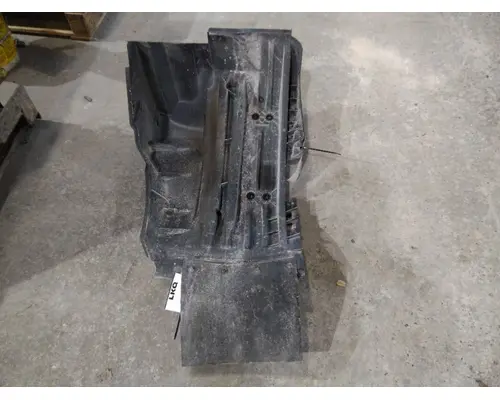INTERNATIONAL LT FENDER, SPLASH SHIELDGUARD
