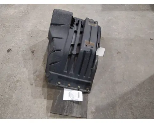 INTERNATIONAL LT FENDER, SPLASH SHIELDGUARD