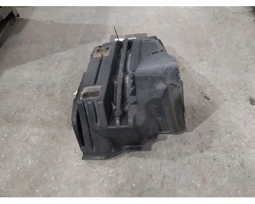 INTERNATIONAL LT FENDER, SPLASH SHIELDGUARD