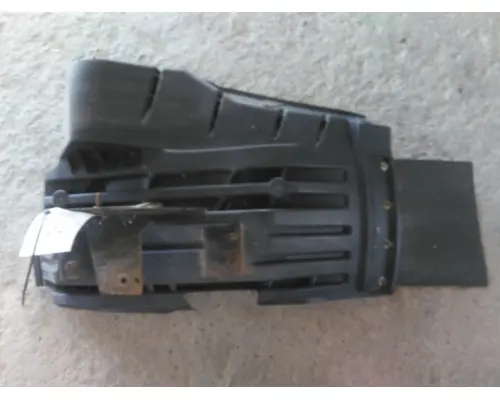INTERNATIONAL LT FENDER, SPLASH SHIELDGUARD