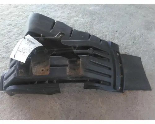INTERNATIONAL LT FENDER, SPLASH SHIELDGUARD