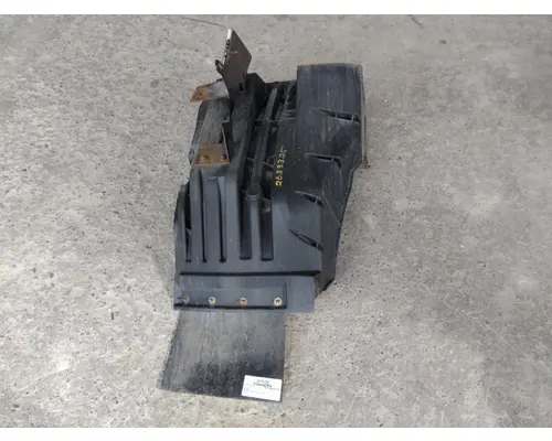 INTERNATIONAL LT FENDER, SPLASH SHIELDGUARD