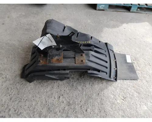 INTERNATIONAL LT FENDER, SPLASH SHIELDGUARD