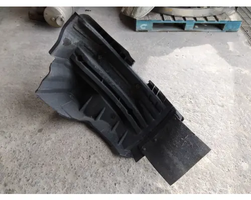 INTERNATIONAL LT FENDER, SPLASH SHIELDGUARD