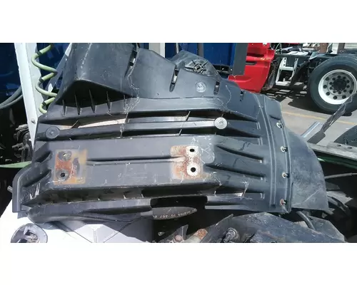 INTERNATIONAL LT FENDER, SPLASH SHIELDGUARD