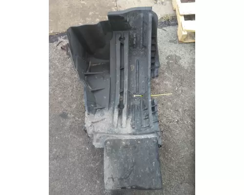 INTERNATIONAL LT FENDER, SPLASH SHIELDGUARD