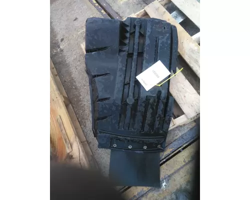 INTERNATIONAL LT FENDER, SPLASH SHIELDGUARD