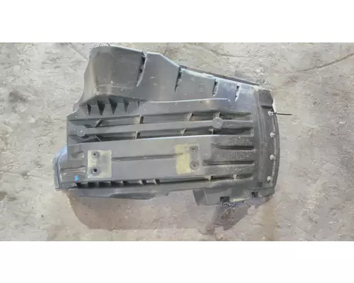 INTERNATIONAL LT FENDER, SPLASH SHIELDGUARD