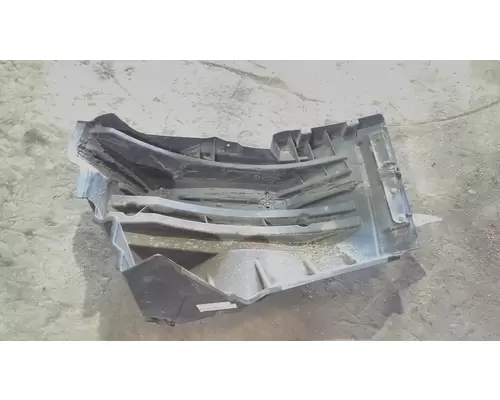INTERNATIONAL LT FENDER, SPLASH SHIELDGUARD