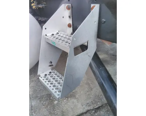 INTERNATIONAL LT FRAME STEP