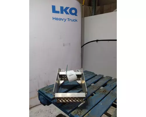 INTERNATIONAL LT FRAME STEP