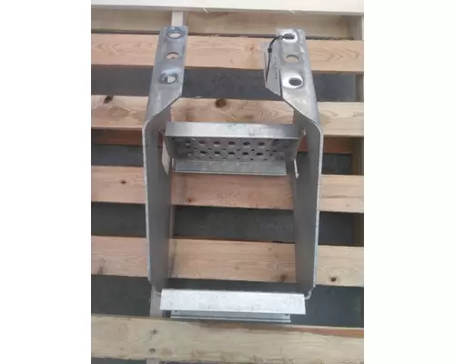 INTERNATIONAL LT FRAME STEP