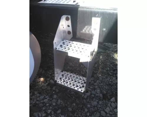 INTERNATIONAL LT FRAME STEP