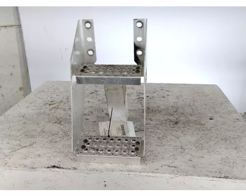 INTERNATIONAL LT FRAME STEP