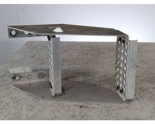 INTERNATIONAL LT FRAME STEP