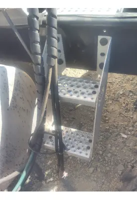 INTERNATIONAL LT FRAME STEP