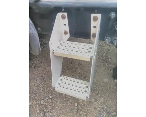 INTERNATIONAL LT FRAME STEP
