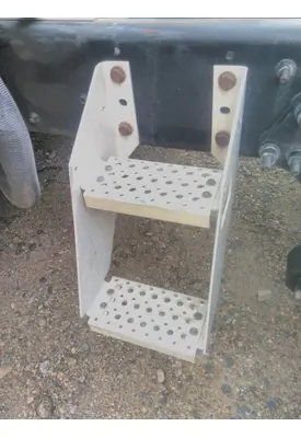 INTERNATIONAL LT FRAME STEP
