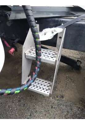 INTERNATIONAL LT FRAME STEP