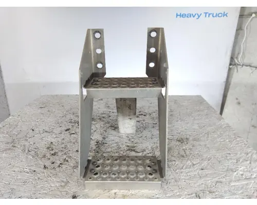 INTERNATIONAL LT FRAME STEP