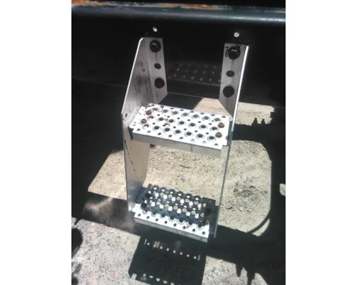 INTERNATIONAL LT FRAME STEP