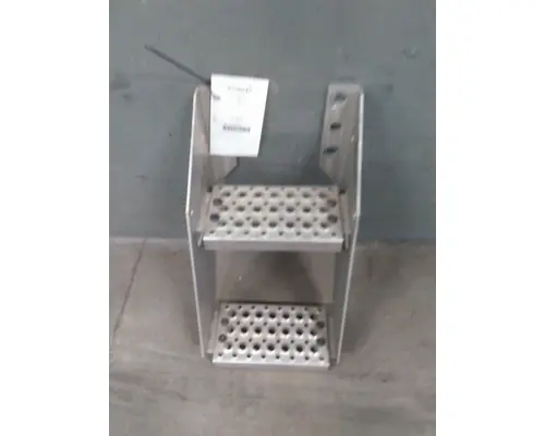 INTERNATIONAL LT FRAME STEP