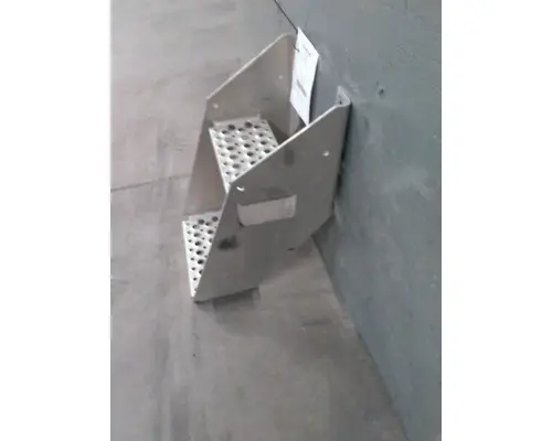 INTERNATIONAL LT FRAME STEP