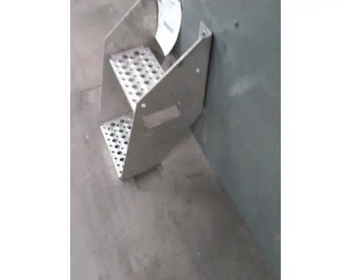 INTERNATIONAL LT FRAME STEP