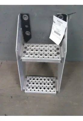INTERNATIONAL LT FRAME STEP