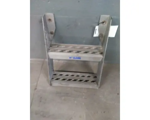 INTERNATIONAL LT FRAME STEP