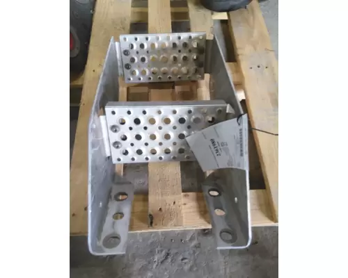 INTERNATIONAL LT FRAME STEP