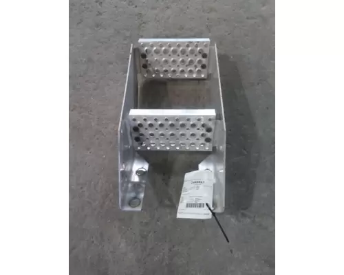 INTERNATIONAL LT FRAME STEP