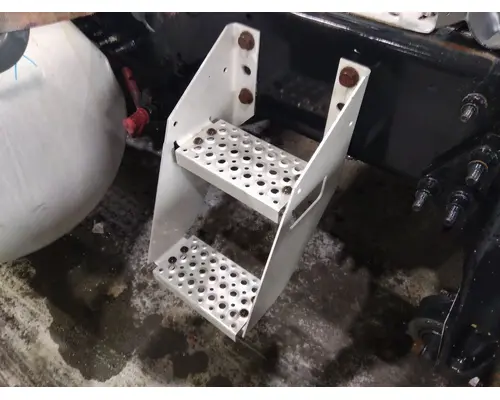 INTERNATIONAL LT FRAME STEP