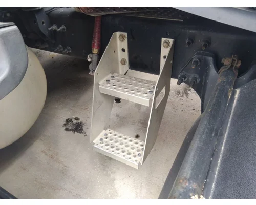 INTERNATIONAL LT FRAME STEP