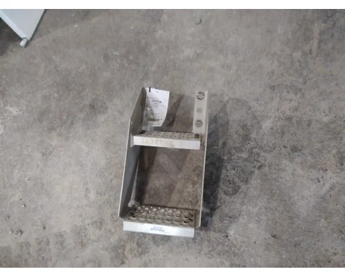 INTERNATIONAL LT FRAME STEP