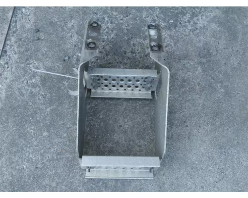 INTERNATIONAL LT FRAME STEP
