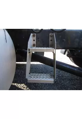 INTERNATIONAL LT FRAME STEP