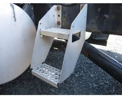 INTERNATIONAL LT FRAME STEP