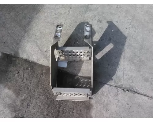 INTERNATIONAL LT FRAME STEP
