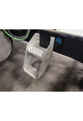 INTERNATIONAL LT FRAME STEP
