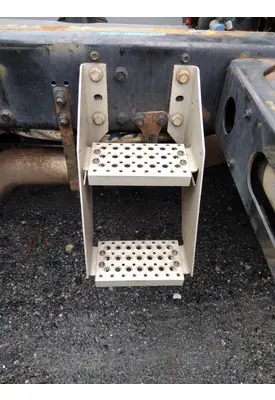 INTERNATIONAL LT FRAME STEP