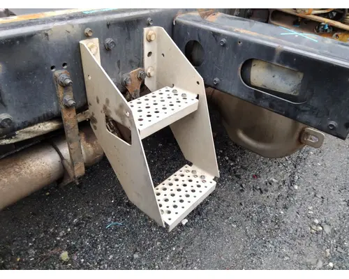 INTERNATIONAL LT FRAME STEP