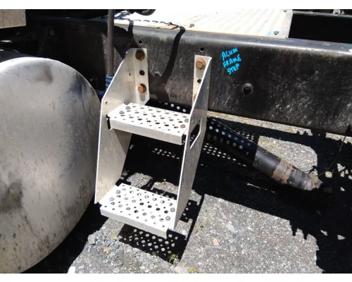 INTERNATIONAL LT FRAME STEP