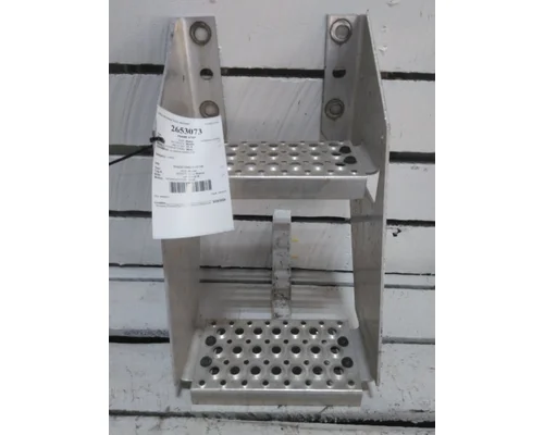 INTERNATIONAL LT FRAME STEP