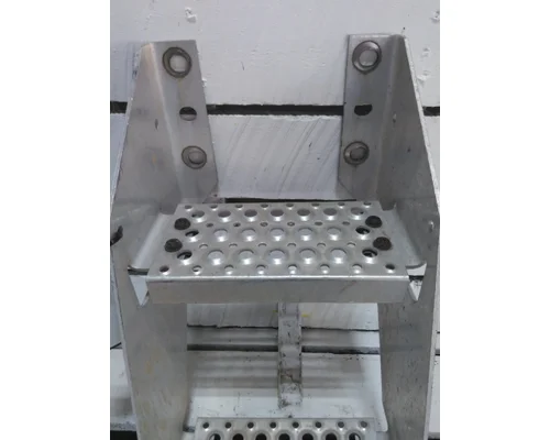 INTERNATIONAL LT FRAME STEP