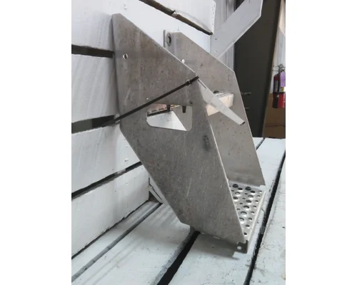 INTERNATIONAL LT FRAME STEP