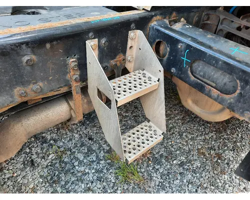INTERNATIONAL LT FRAME STEP