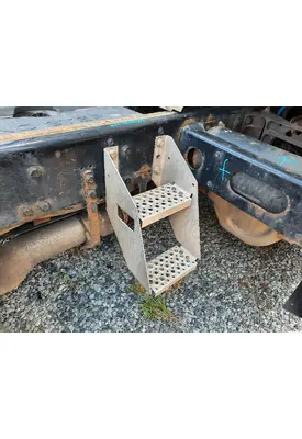 INTERNATIONAL LT FRAME STEP