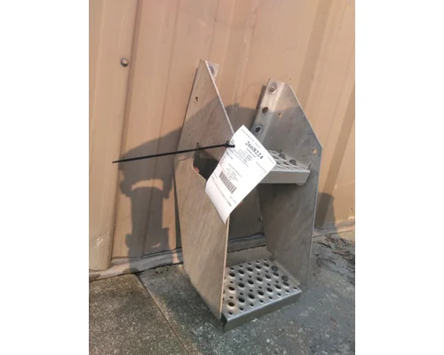 INTERNATIONAL LT FRAME STEP