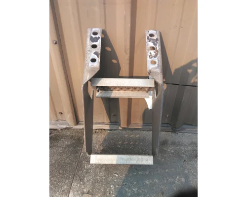 INTERNATIONAL LT FRAME STEP